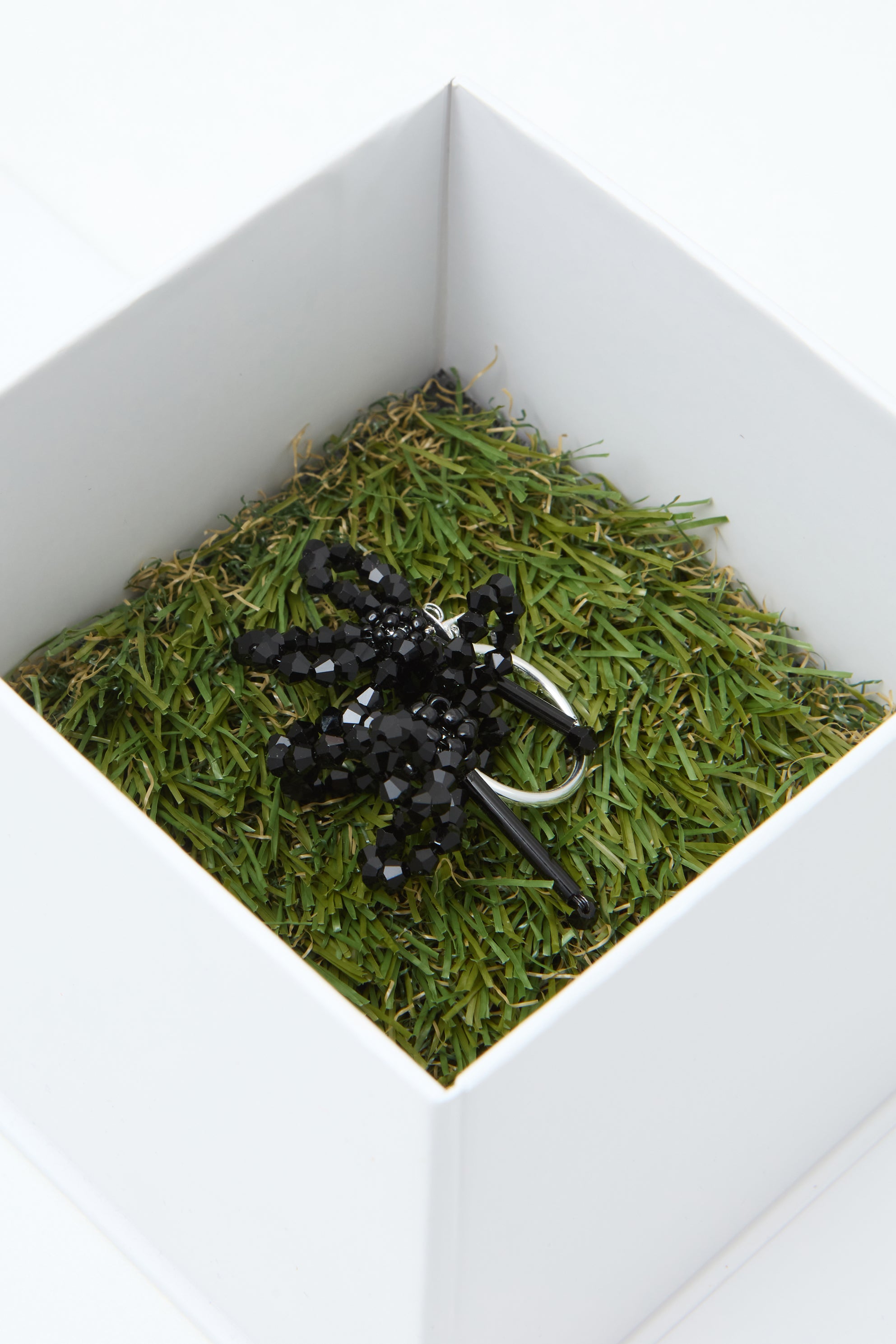 ASTER CONSUMPTIS LOOP LOCKER STUD EARRING