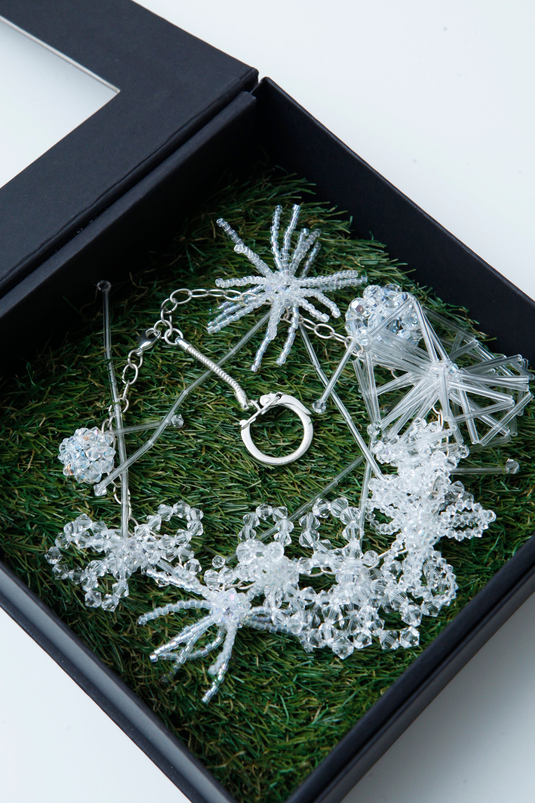 FLORES BOTRYS SPECTRUM NECKLACE