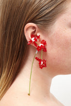 Load image into Gallery viewer, OENOTHERA RUBRUM STEM LOCKER SINGLE EARRING
